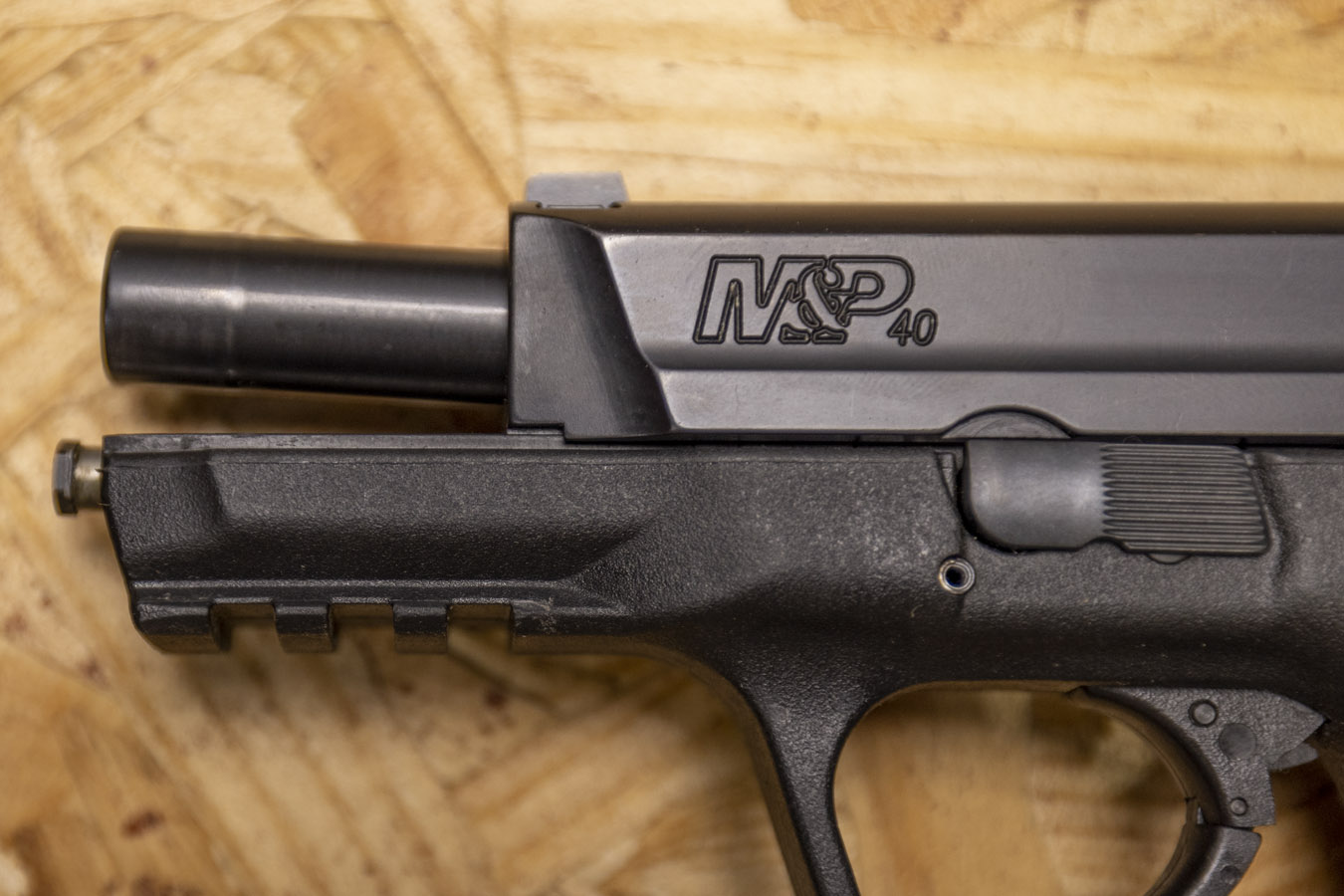 SMITH AND WESSON M&P40 40 S&W Full-Size Granville PD Police Trade-In Pistols with Night Sights (Good Condition)